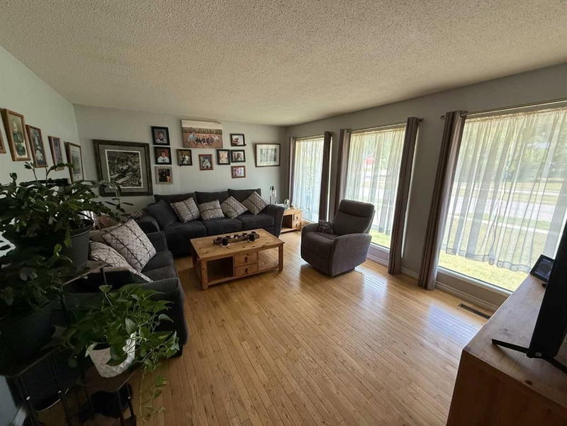 129 Tamarack Avenue