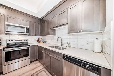 402 - 30 Shawnee Common SW