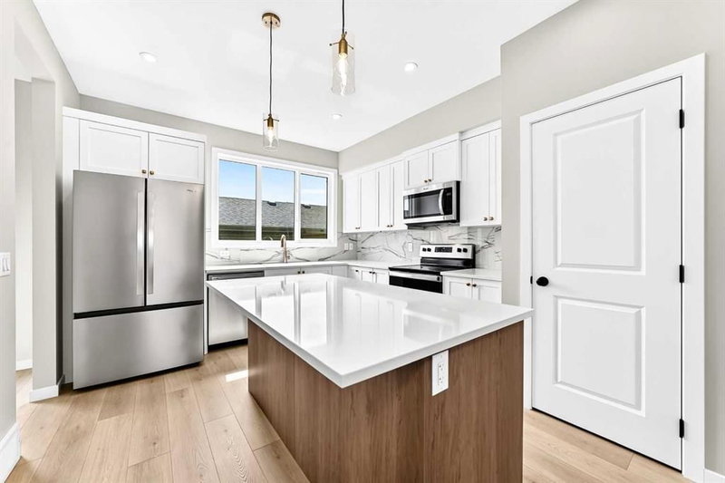 277 Heirloom Way SE, Rangeview — interior photo 5