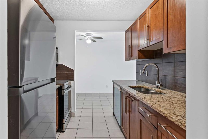 305, 431 1 Avenue NE, Crescent Heights — interior photo 5