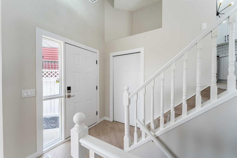 18 Falmere Way NE, Falconridge — interior photo 5