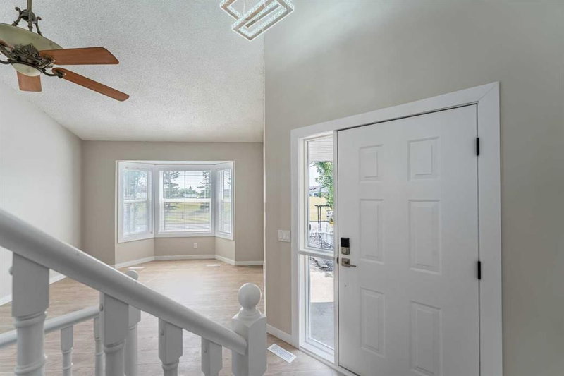 18 Falmere Way NE, Falconridge — interior photo 7