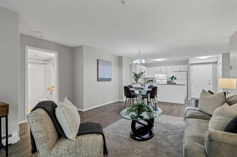 2108, 604 8 Street SW, Luxstone — interior photo 6
