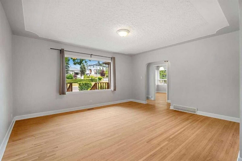 2307 Richmond Road SW, Richmond — interior photo