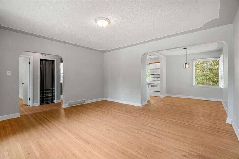 2307 Richmond Road SW, Richmond — interior photo 5