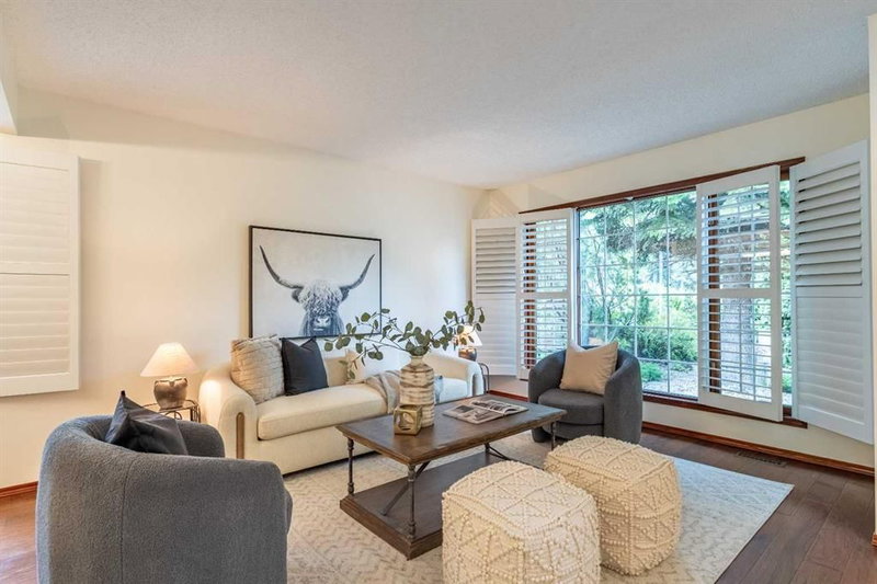 46 Mountain Park Drive SE, McKenzie Lake — interior photo