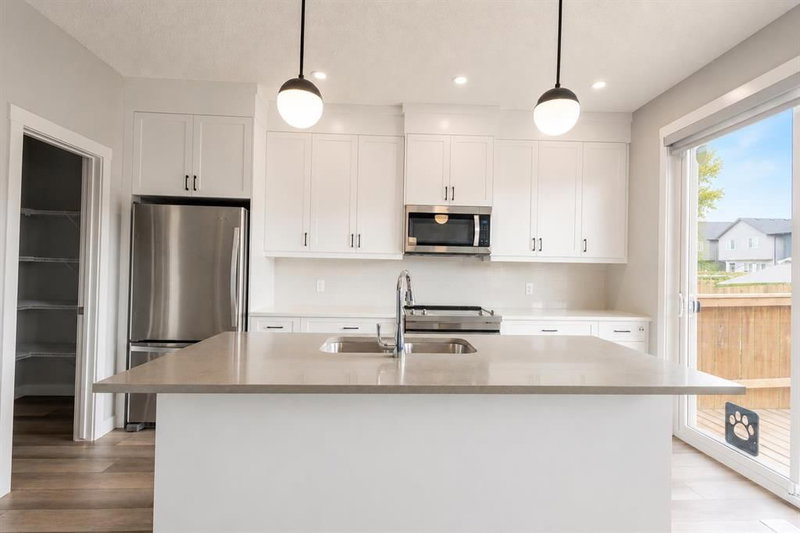 20588 Main Street SE, Seton — interior photo 7