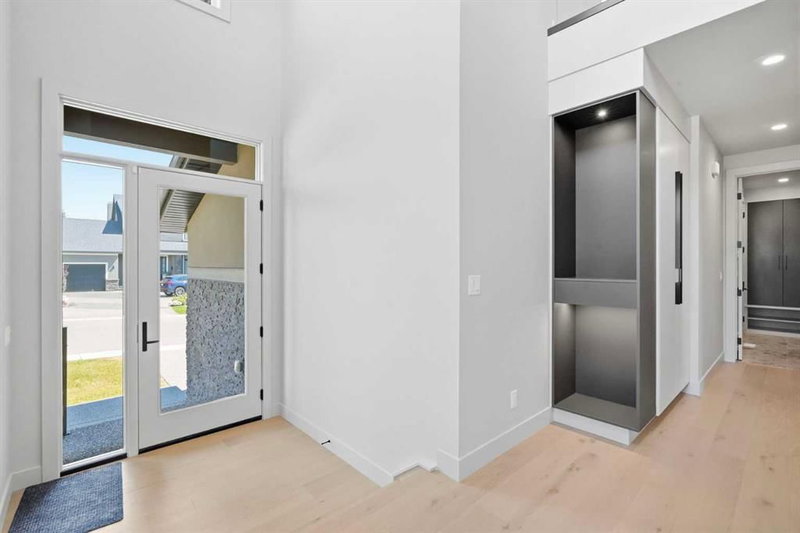 3 Mystic Ridge Way SW, Springbank Hill — interior photo