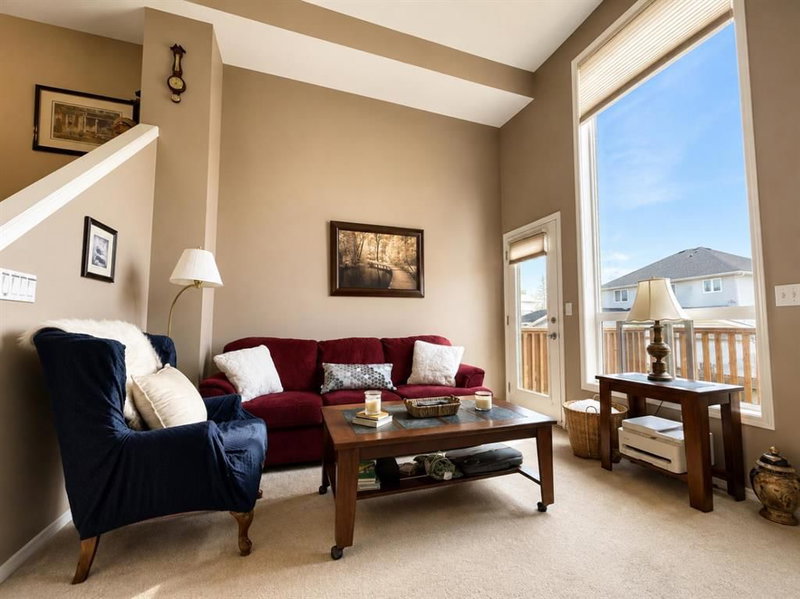 122 Bridlewood Lane SW, Bridlewood — interior photo 6