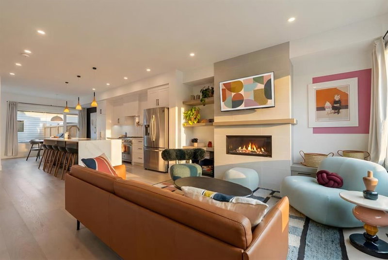 422 6A Street NE, Bridgeland/Riverside — interior photo