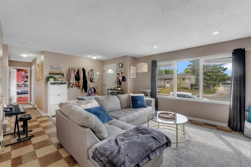 112 Penmeadows Close SE, Penbrooke Meadows — interior photo 5