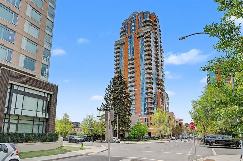 1900 - 817 15 Avenue SW