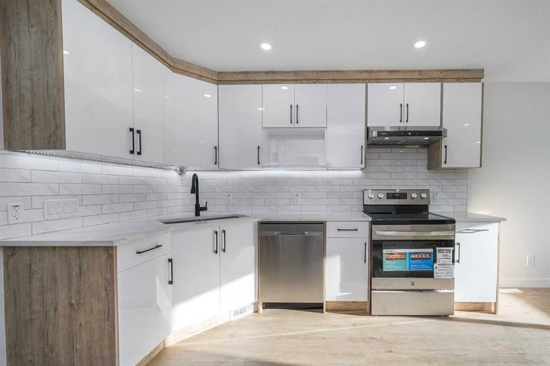 4249 Catalina Boulevard NE, Monterey Park — interior photo