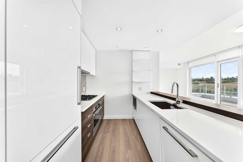 803, 118 Waterfront Court SW, Chinatown — interior photo