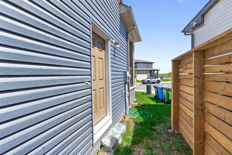 19 Cityline Heath NE, Cityscape — interior photo