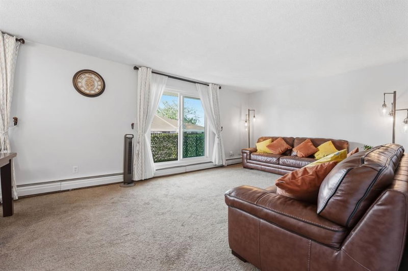 401, 617 56 Avenue SW, Windsor Park — interior photo