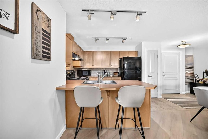 208, 30 Cranfield Link SE, Cranston — interior photo 6