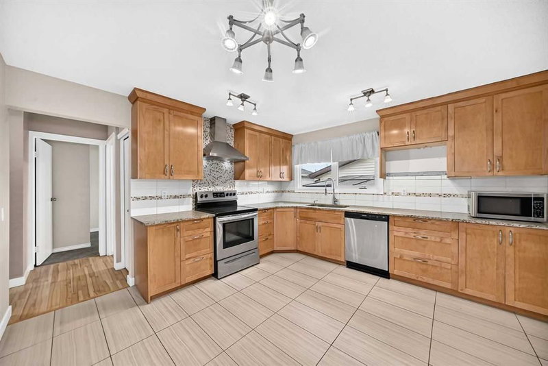 6607 Malvern Road NE, Marlborough Park — interior photo 5