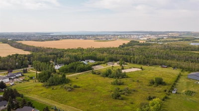 201 - 1236 Township Road 384