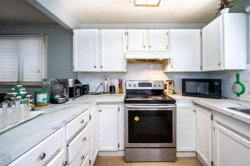 356 Falmere Road NE, Falconridge — interior photo
