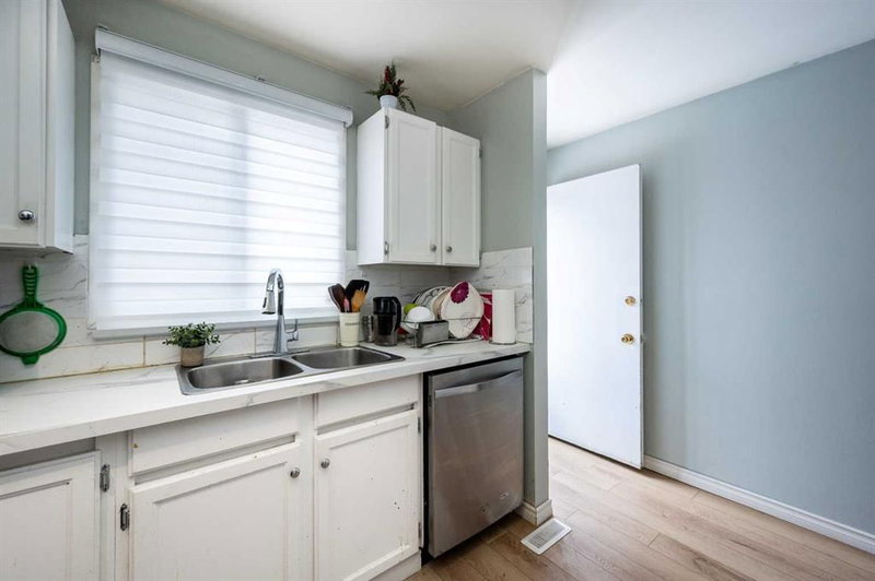 356 Falmere Road NE, Falconridge — interior photo 5