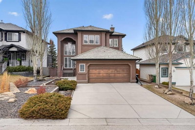 111 Valley Ponds Crescent NW
