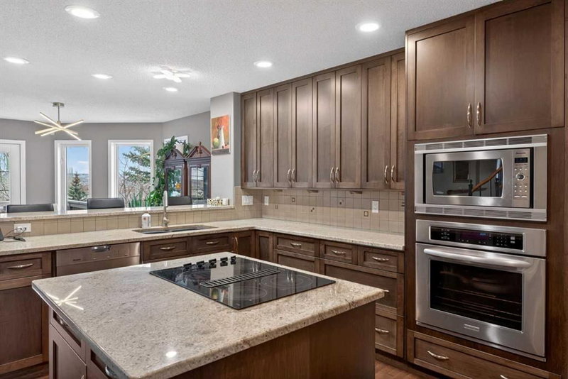 111 Valley Ponds Crescent NW, Valley Ridge — interior photo 5