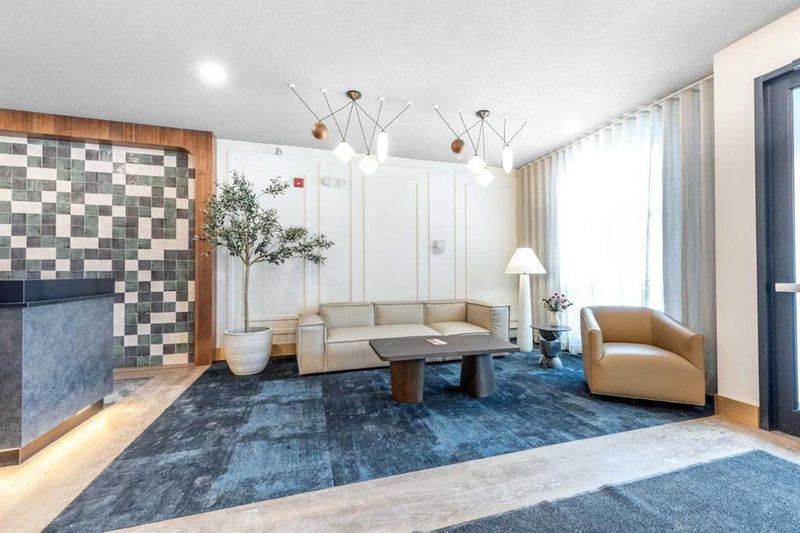 1111, 4270 Norford Avenue, University District — interior photo