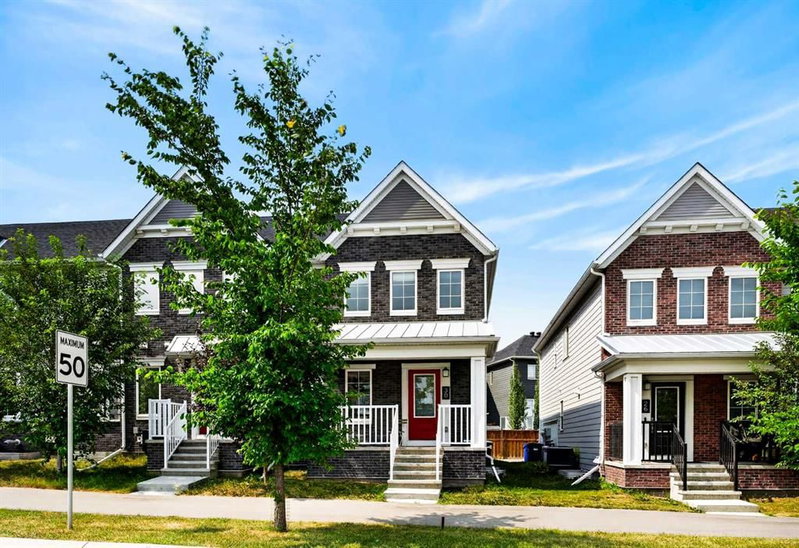 30 Yorkville Boulevard SW