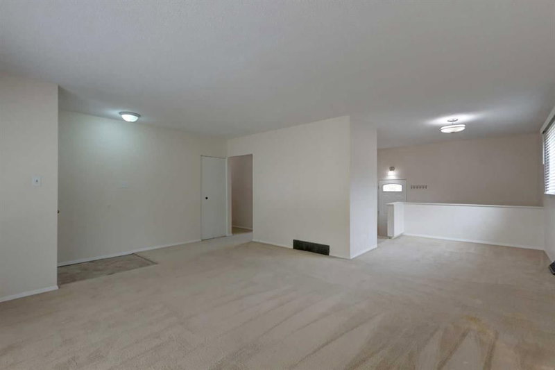 328 86 Avenue SE, Acadia — interior photo 6