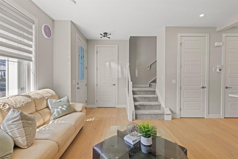 188 Waterford Heath S, Waterford — interior photo