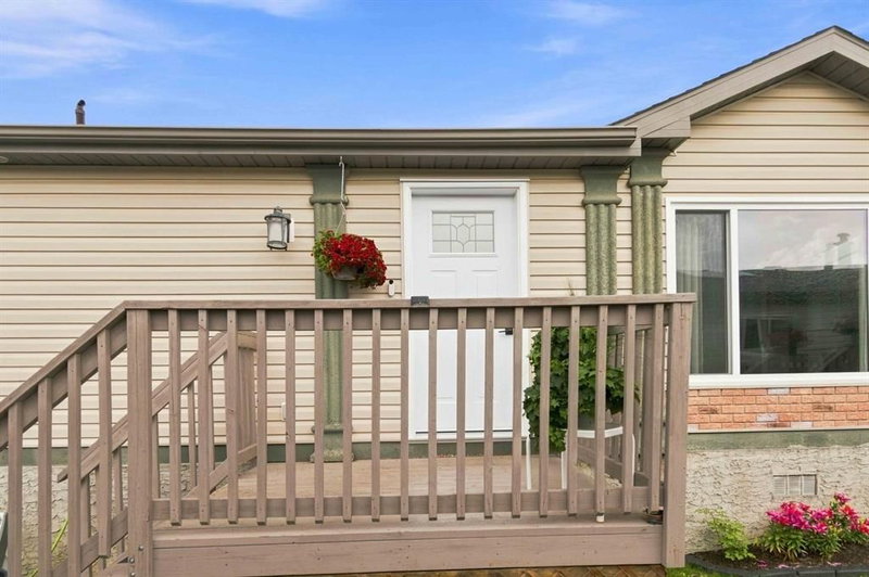 105 Sumac Crescent