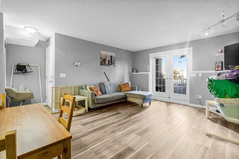102, 139 26 Avenue NW, Tuxedo Park — interior photo 5