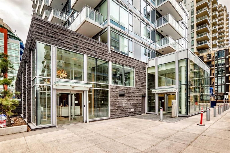 104 - 108 Waterfront Court SW