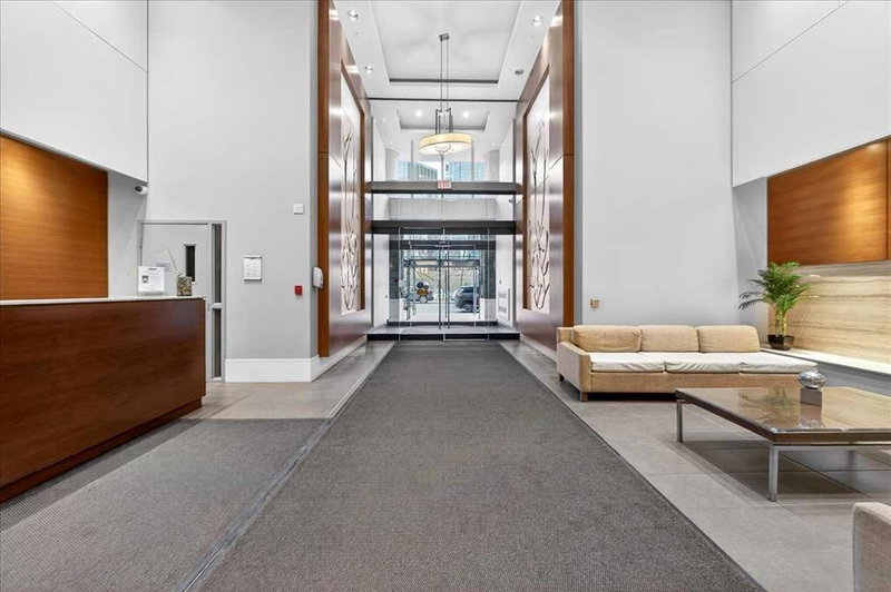 214, 51 Waterfront Mews SW, Chinatown — interior photo 5