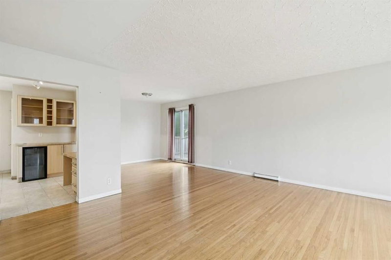 3816 26 Avenue SW, Glendale — interior photo 5