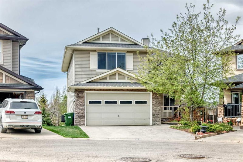 11 Cresthaven Bay SW, Calgary, Alberta