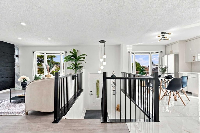 427 Falmere Road NE, Falconridge — interior photo 6