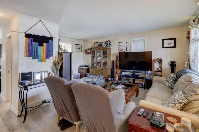 131 Copperpond Common SE, Copperfield — interior photo 5