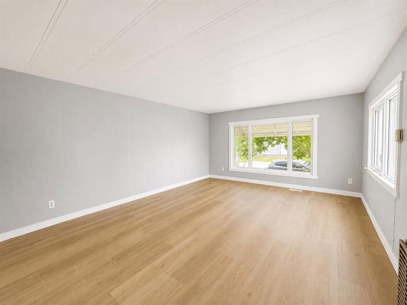 168 Huntwell Road NE, Huntington Hills — interior photo 5