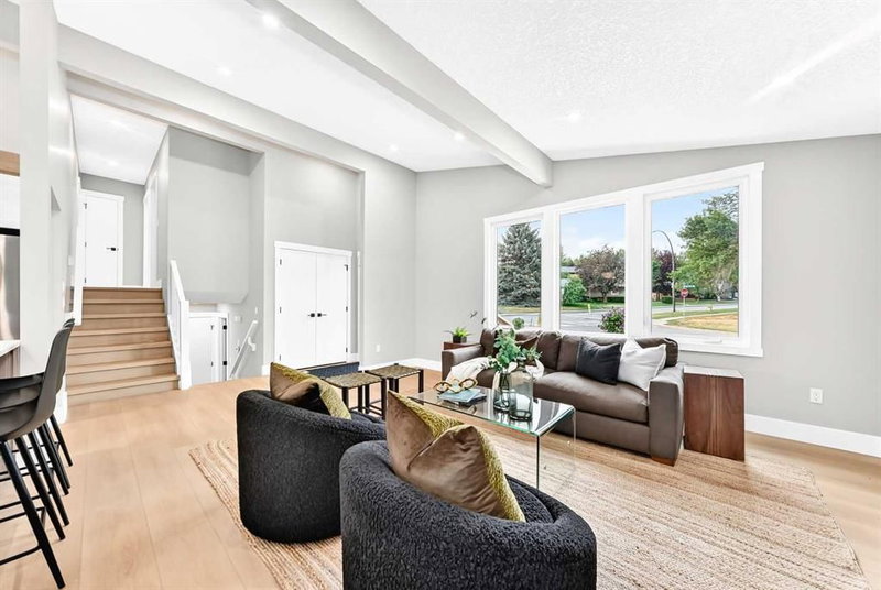 1635 32 Avenue NW, Collingwood — interior photo