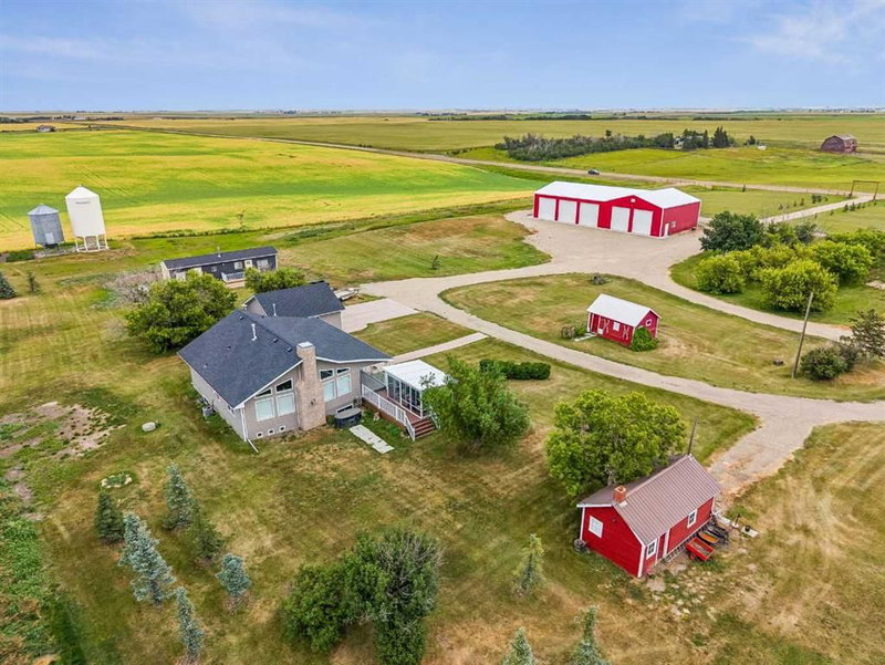A, 272011 Range Road 275, Rural Rocky View County — interior photo