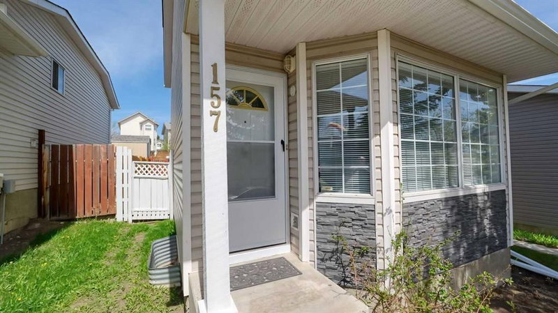 157 Harvest Gold Heights NE, Harvest Hills — interior photo