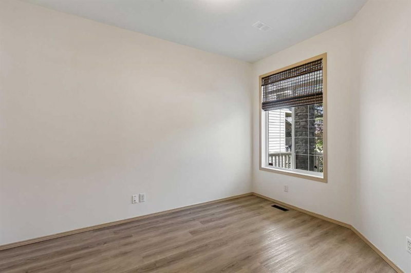 420 Royal Oak Circle NW, Royal Oak — interior photo 6