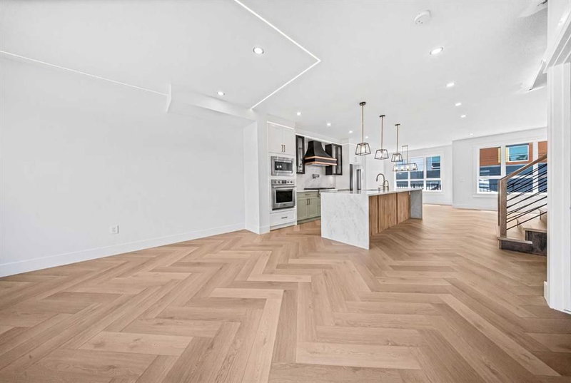 119 42 Avenue NE, Highland Park — interior photo 5