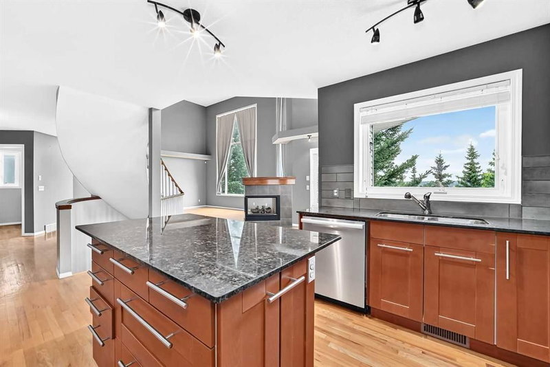 91 Sienna Park Terrace SW, Signal Hill — interior photo 5