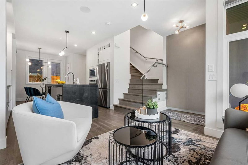 1103 4 Street NE, Renfrew — interior photo 6