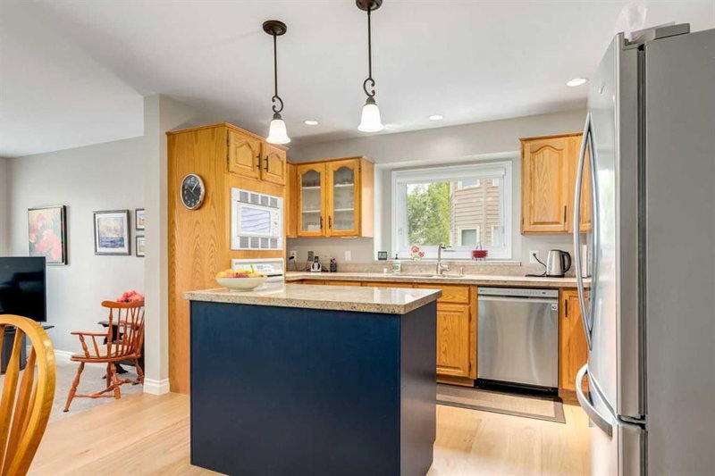 15 Sunrise Crescent SE, Sundance — interior photo 6
