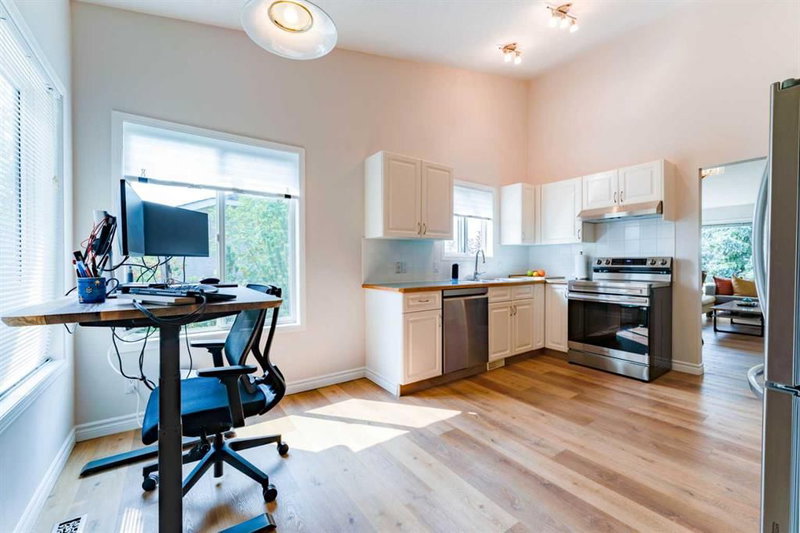76 Sierra Morena Green SW, Signal Hill — interior photo