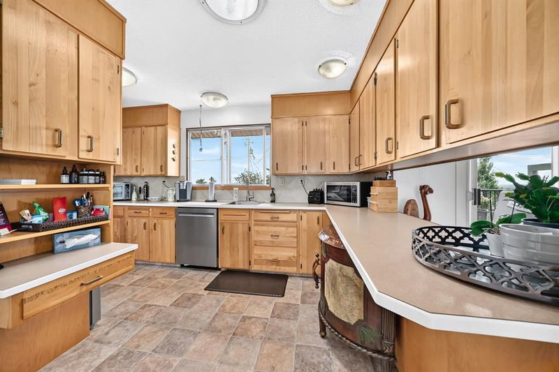 6216 Touchwood Drive NW, Thorncliffe — interior photo 6